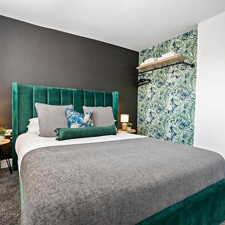The Treehouse At The Hideaway Stamp Sa Villa Blackpool Bagian luar foto
